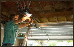 Security Garage Door Repair Service, Milwaukee, WI 262-317-9113 - serv-repair-gr-33m